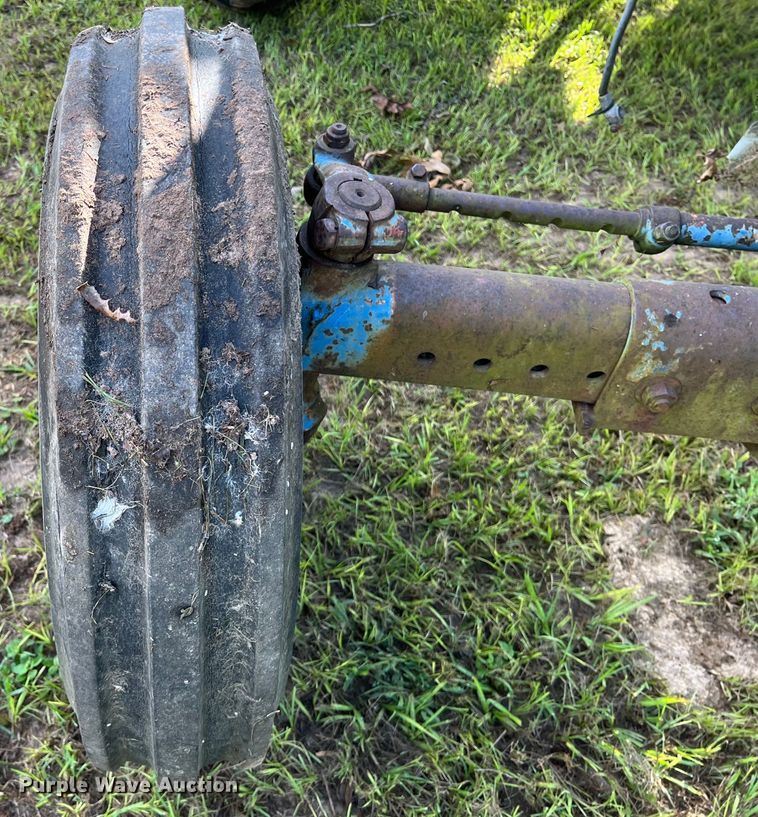 image for item LV9020 Ford 5000 tractor