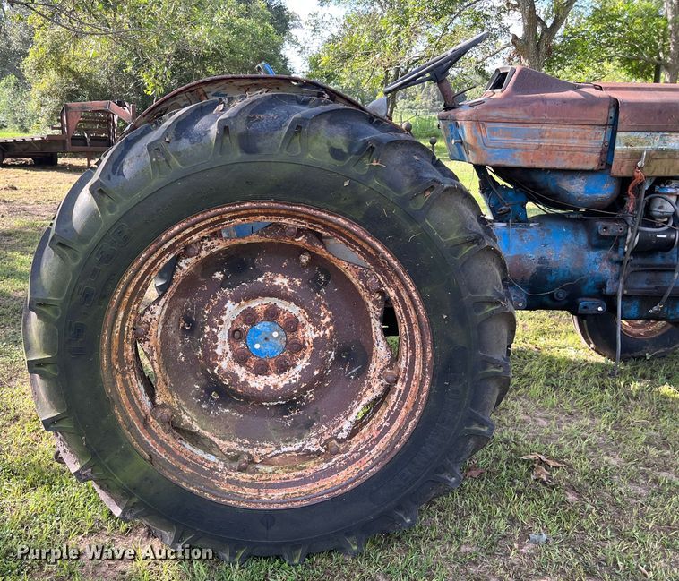 image for item LV9020 Ford 5000 tractor