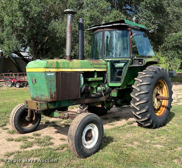 image for item LV9022 1977 John Deere 4430 tractor