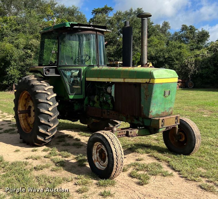 image for item LV9022 1977 John Deere 4430 tractor