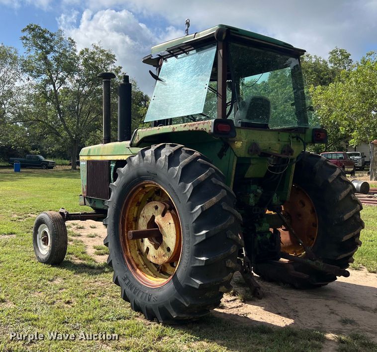 image for item LV9022 1977 John Deere 4430 tractor