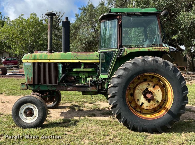 image for item LV9022 1977 John Deere 4430 tractor