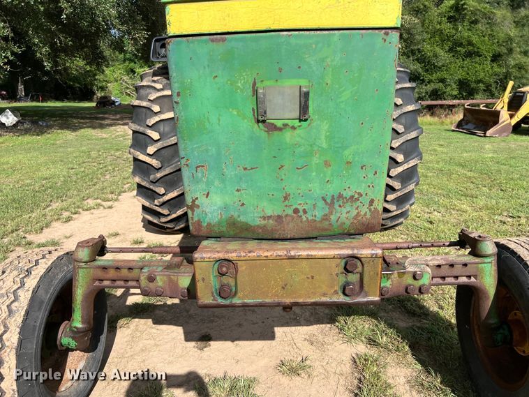 image for item LV9022 1977 John Deere 4430 tractor