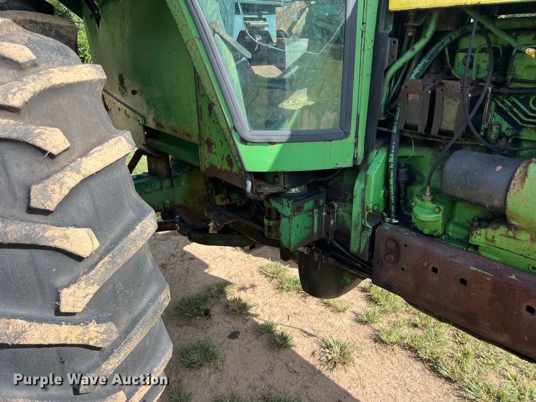 image for item LV9022 1977 John Deere 4430 tractor