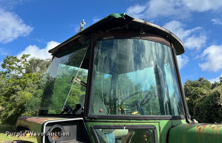 image for item LV9022 1977 John Deere 4430 tractor