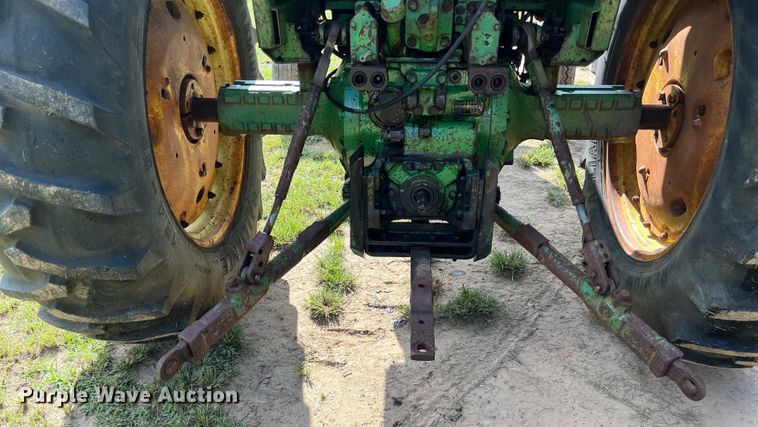 image for item LV9022 1977 John Deere 4430 tractor