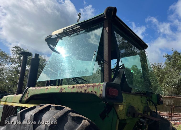 image for item LV9022 1977 John Deere 4430 tractor