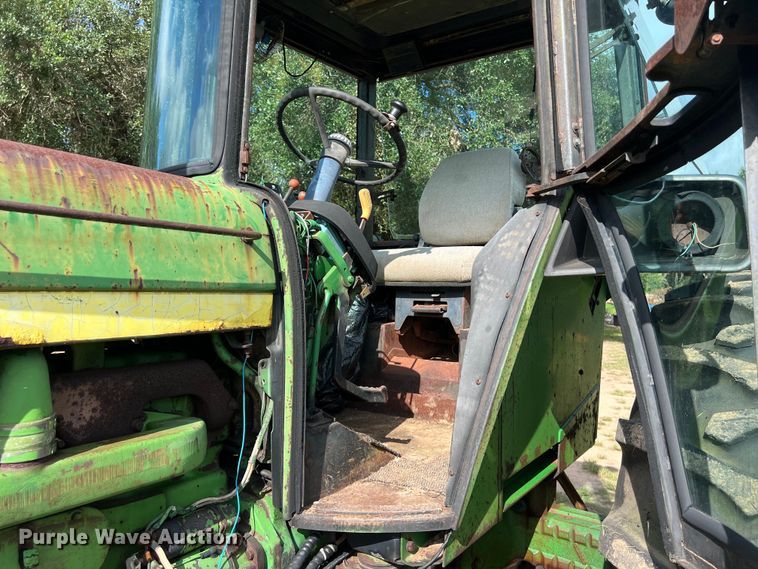 image for item LV9022 1977 John Deere 4430 tractor