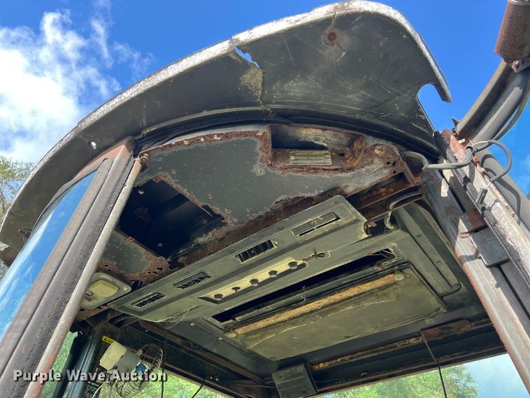 image for item LV9022 1977 John Deere 4430 tractor