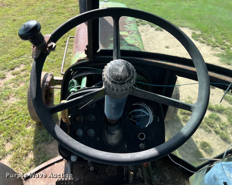 image for item LV9022 1977 John Deere 4430 tractor