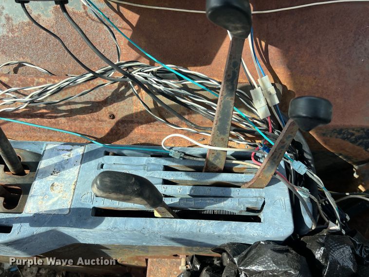 image for item LV9022 1977 John Deere 4430 tractor