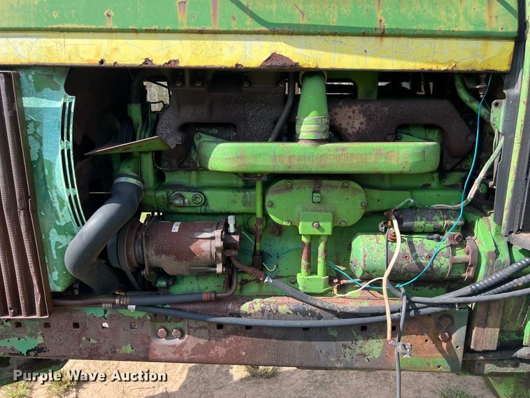 image for item LV9022 1977 John Deere 4430 tractor