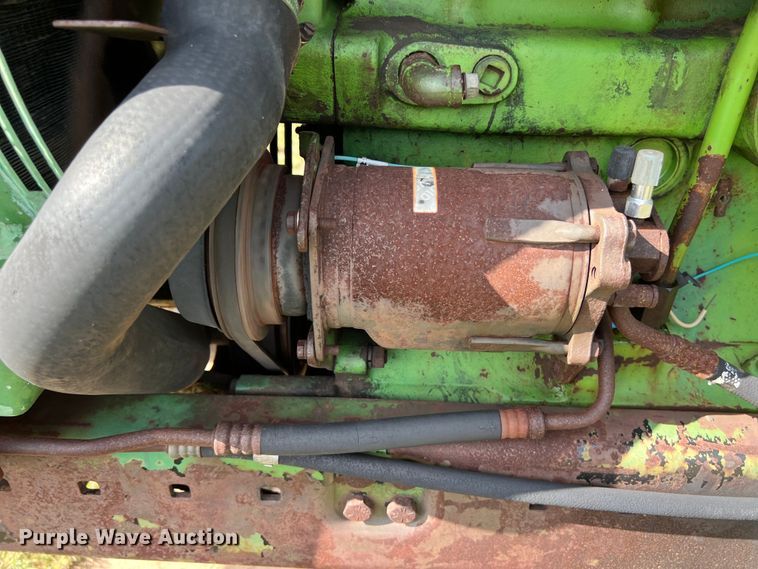 image for item LV9022 1977 John Deere 4430 tractor