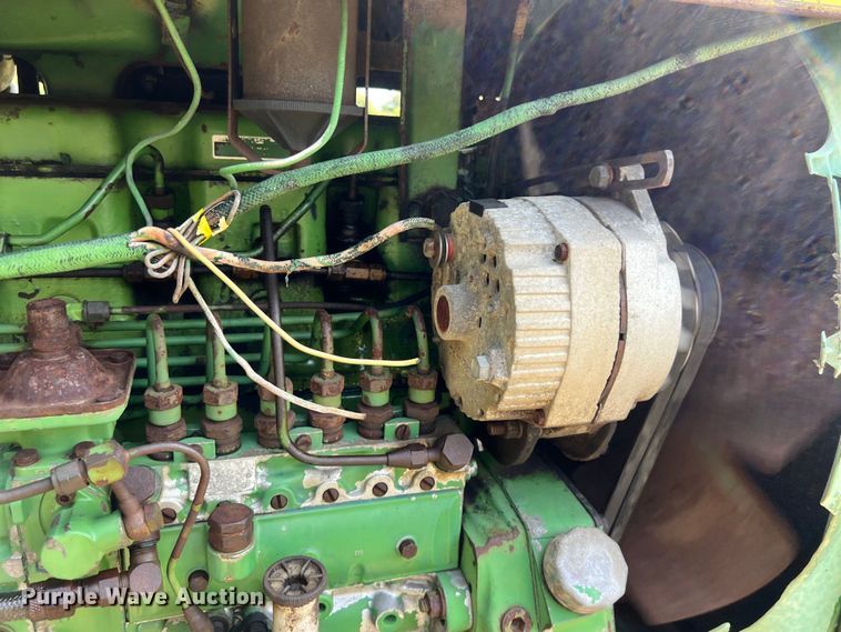 image for item LV9022 1977 John Deere 4430 tractor