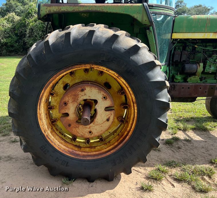 image for item LV9022 1977 John Deere 4430 tractor