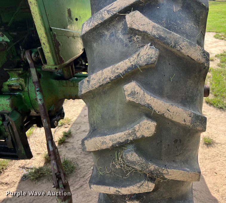 image for item LV9022 1977 John Deere 4430 tractor