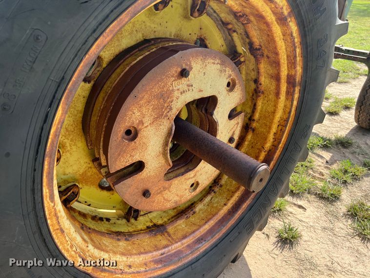 image for item LV9022 1977 John Deere 4430 tractor