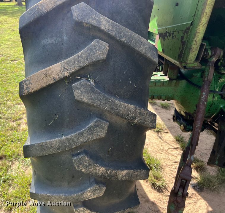 image for item LV9022 1977 John Deere 4430 tractor