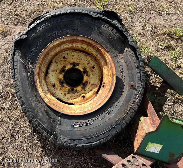 image for item LV9022 1977 John Deere 4430 tractor