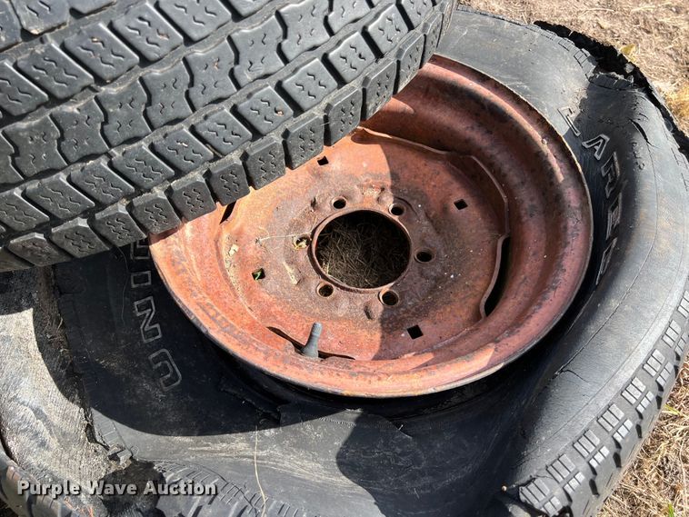 image for item LV9022 1977 John Deere 4430 tractor