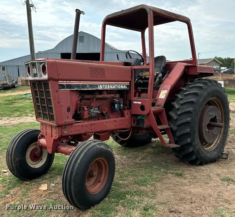 image for item MU9997 1981 International Harvester 986 tractor