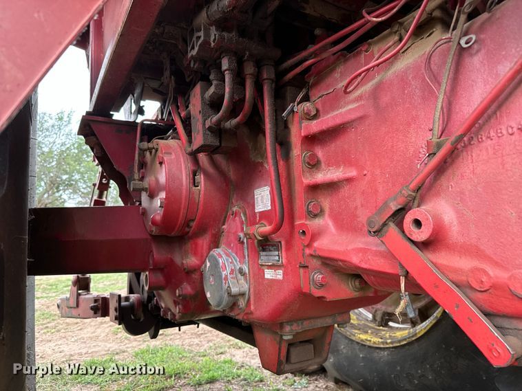 image for item MU9997 1981 International Harvester 986 tractor