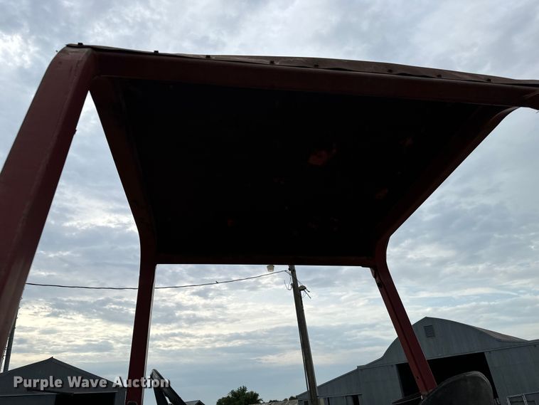 image for item MU9997 1981 International Harvester 986 tractor