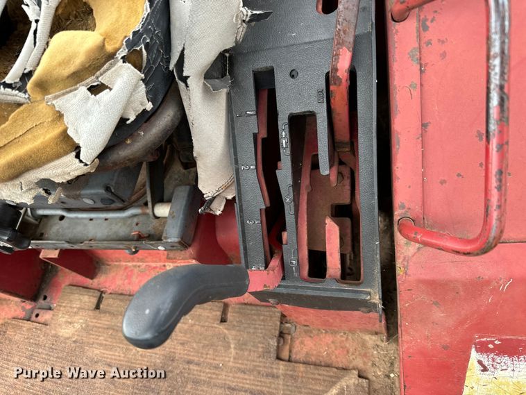 image for item MU9997 1981 International Harvester 986 tractor