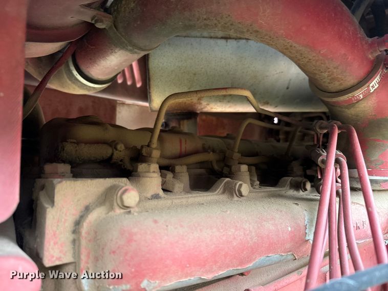 image for item MU9997 1981 International Harvester 986 tractor