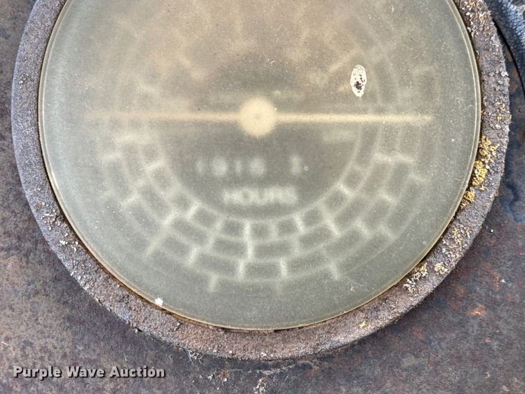 image for item MU9997 1981 International Harvester 986 tractor