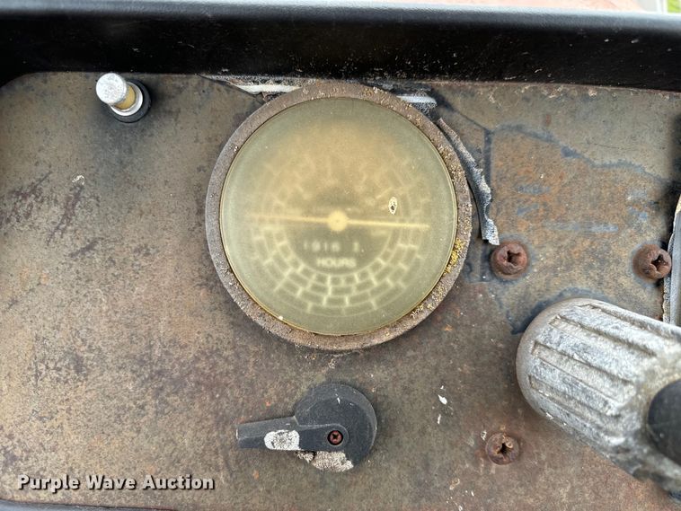 image for item MU9997 1981 International Harvester 986 tractor