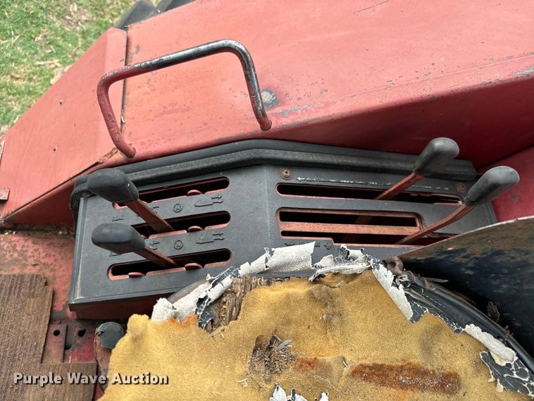 image for item MU9997 1981 International Harvester 986 tractor