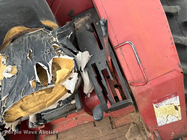 image for item MU9997 1981 International Harvester 986 tractor