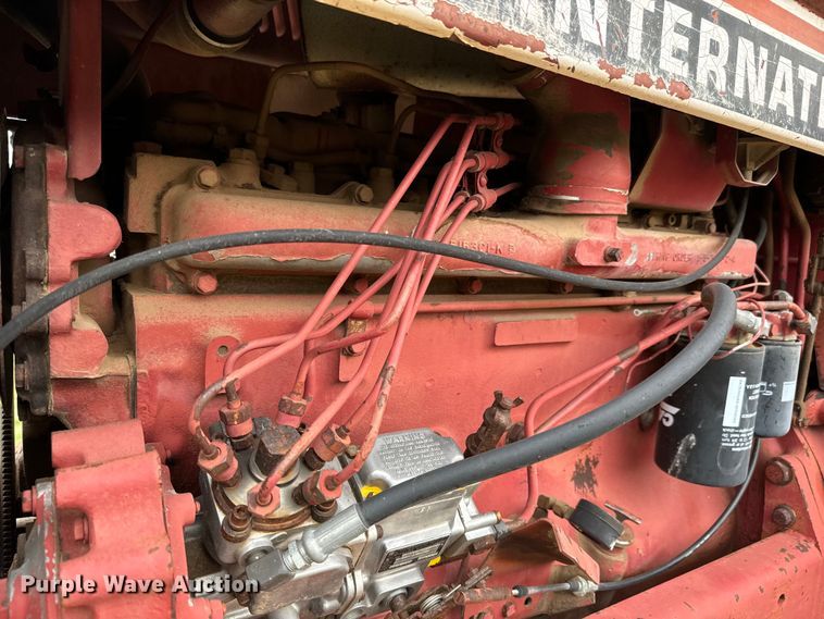 image for item MU9997 1981 International Harvester 986 tractor