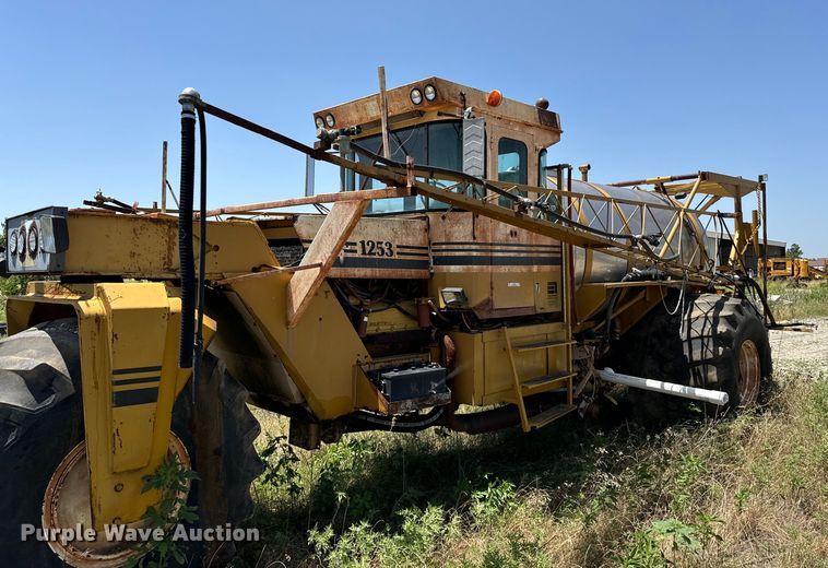 image for item NQ9646 Ag-Chem 1253 sprayer