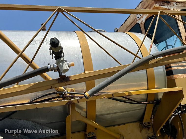 image for item NQ9646 Ag-Chem 1253 sprayer