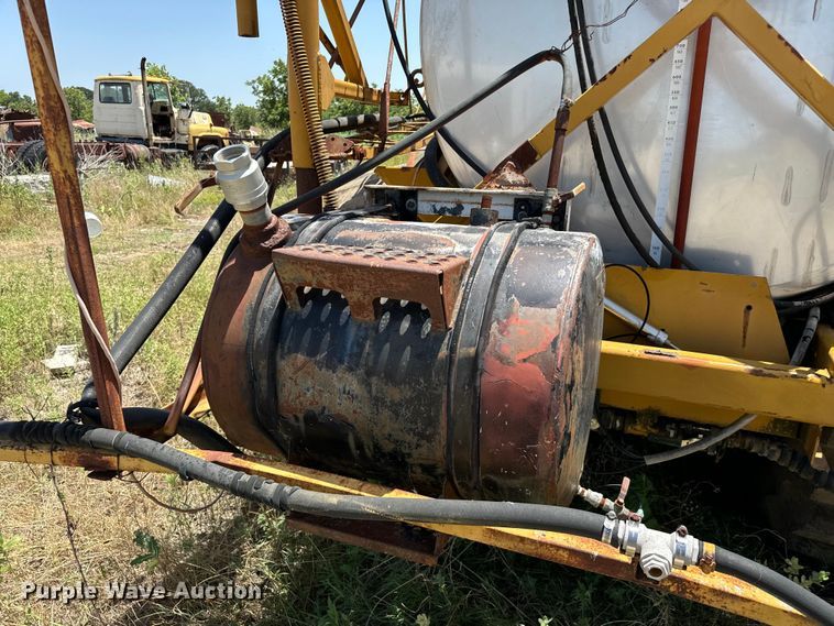 image for item NQ9646 Ag-Chem 1253 sprayer