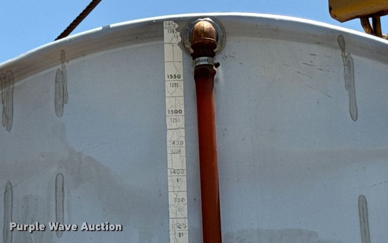 image for item NQ9646 Ag-Chem 1253 sprayer