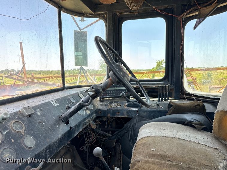 image for item NQ9646 Ag-Chem 1253 sprayer