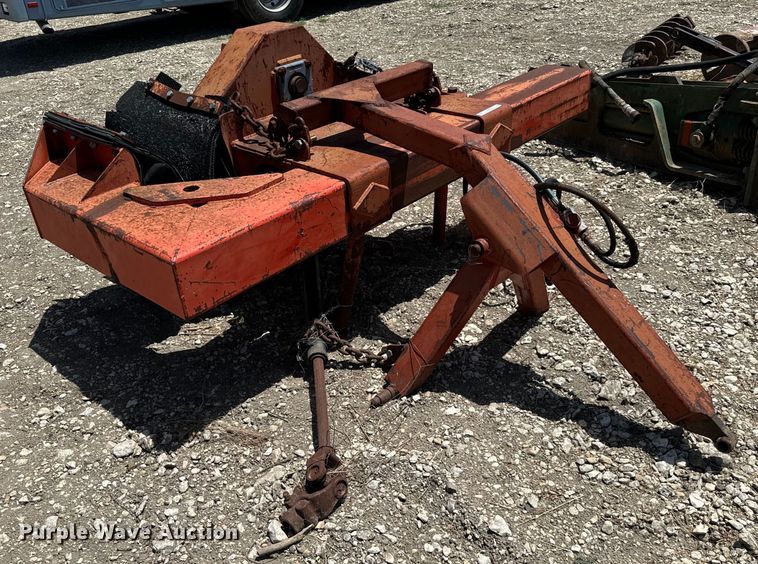 image for item NQ9648 NH Savage 2146 tree shaker