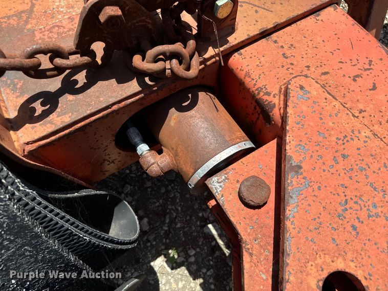 image for item NQ9648 NH Savage 2146 tree shaker