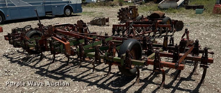 image for item NQ9649 Field cultivator