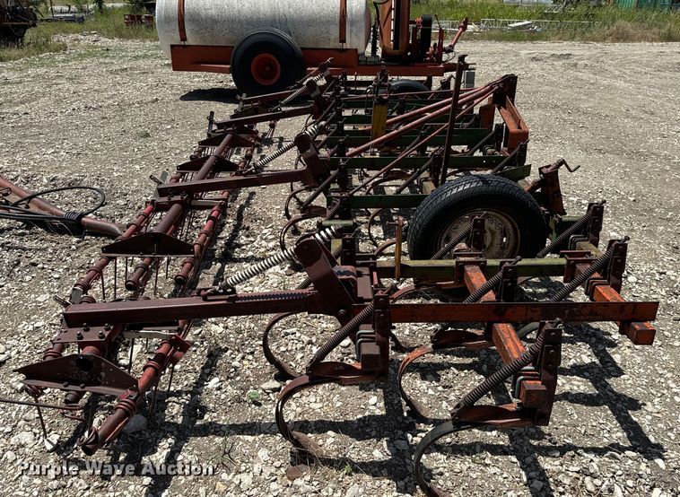 image for item NQ9649 Field cultivator