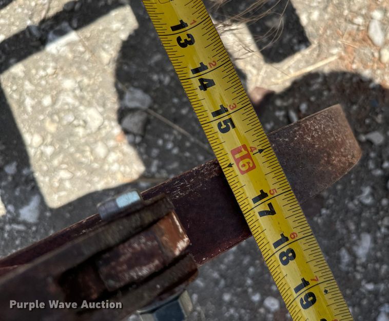 image for item NQ9649 Field cultivator