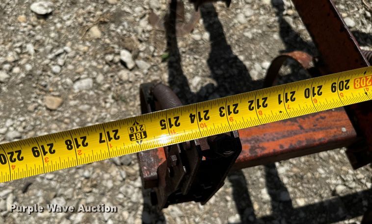 image for item NQ9649 Field cultivator