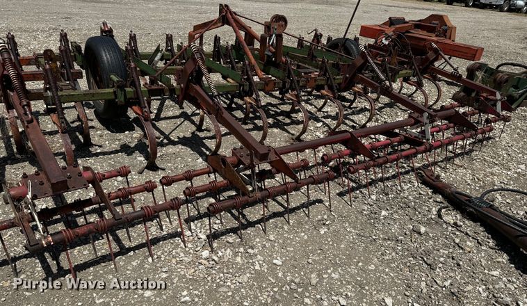 image for item NQ9649 Field cultivator