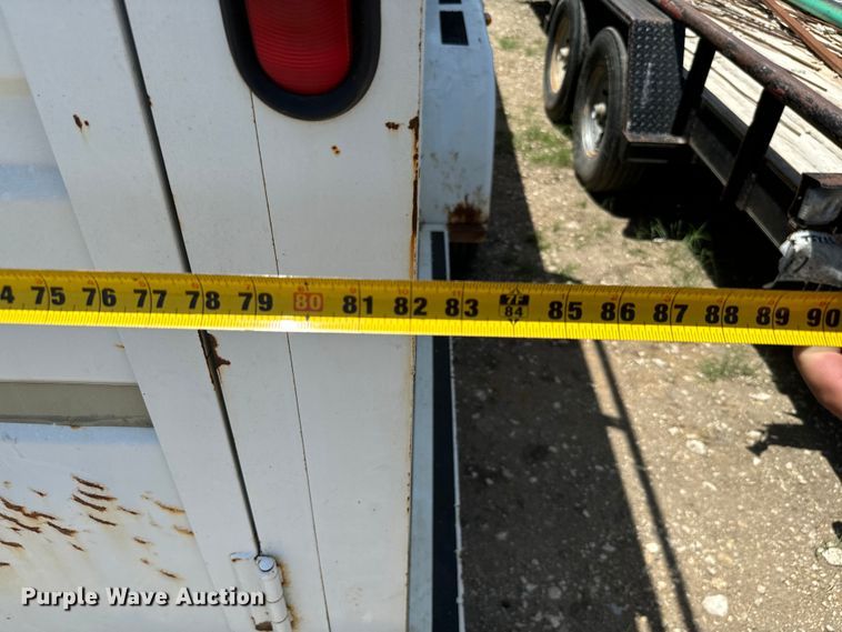 image for item NQ9657 2004 Circle D livestock trailer