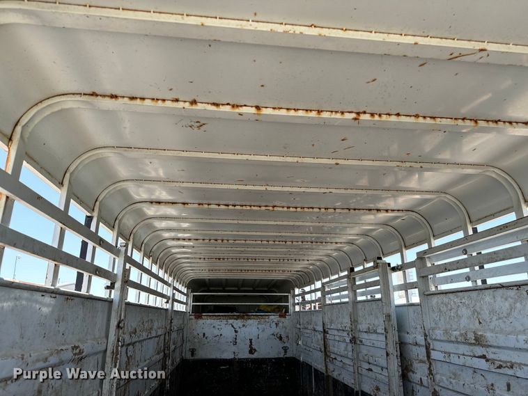 image for item NQ9657 2004 Circle D livestock trailer