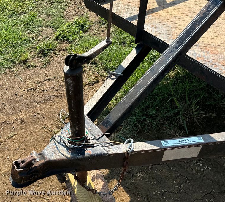 image for item NQ9682 1988 Sunblest utility trailer