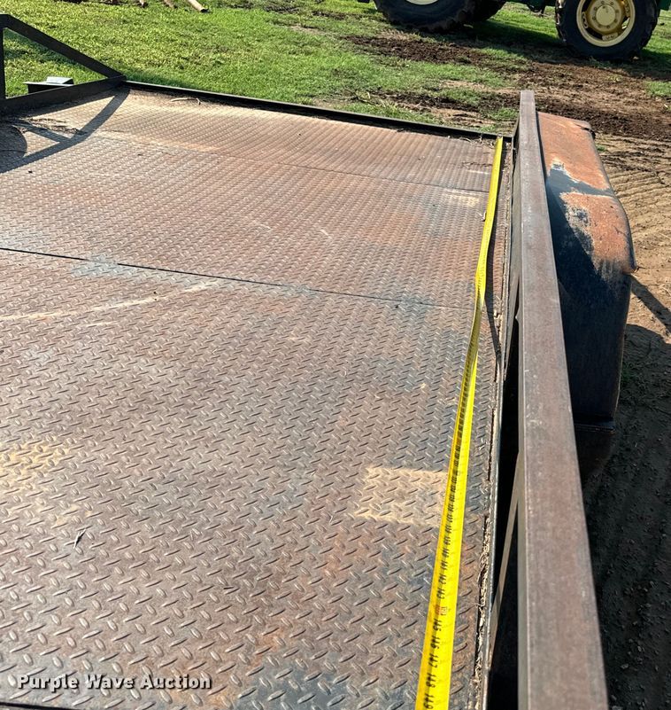 image for item NQ9682 1988 Sunblest utility trailer